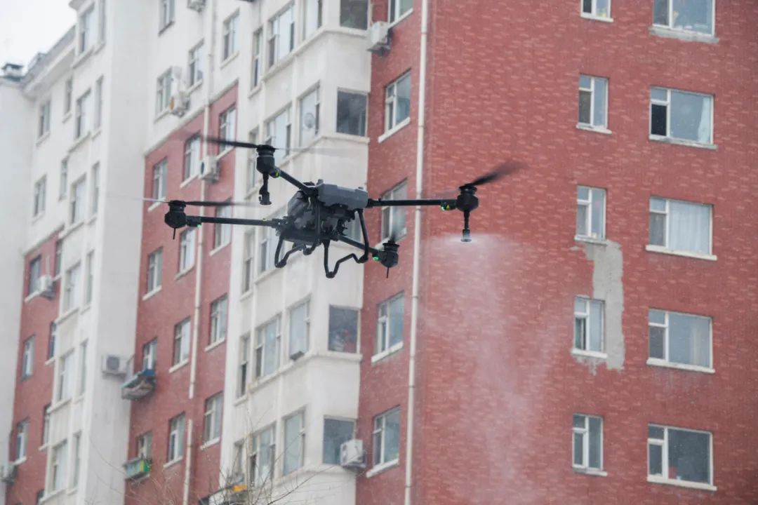 無人機進社區(qū)構(gòu)建“三位一體”堅固疫情防控體系(圖2)