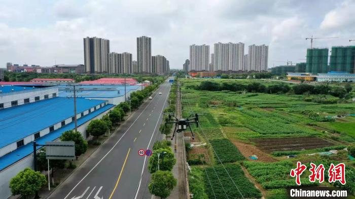 數(shù)字化智慧賦能 江蘇電力巡檢開啟無人機(jī)自主模(圖1) 數(shù)字化智慧賦能 江蘇電力巡檢開啟無人機(jī)自主模(圖1)